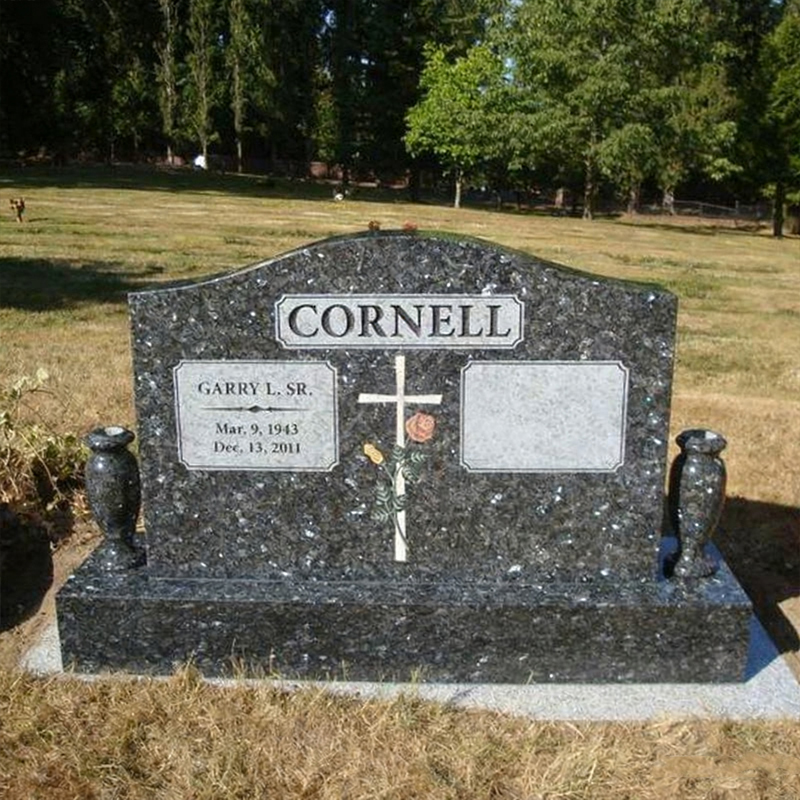 クロスローズパターン御影石コンパニオン墓石